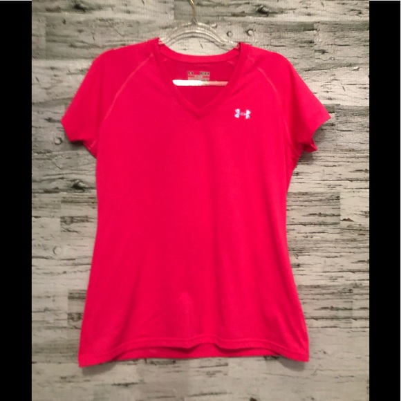 Under Armour Tops - Under Armour pink  semi-fitted  athletic top